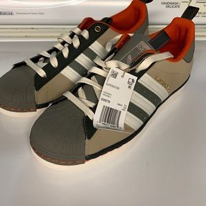 Adidas NWT superstars